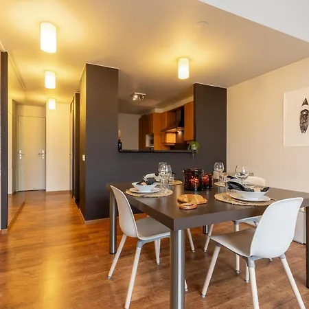 Spacious And Modern Nearby The דירה קנוקה-הייסט