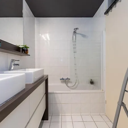 Spacious And Modern Nearby The アパート クノック・ヘイスト